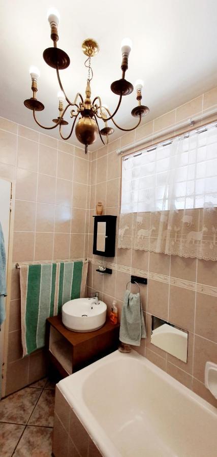 Hyswan Self Catering Guesthouse Krugersdorp Dış mekan fotoğraf